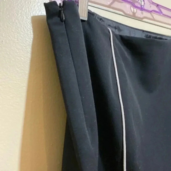 Apostrophe black skirt with white trim - Picture 3 of 7